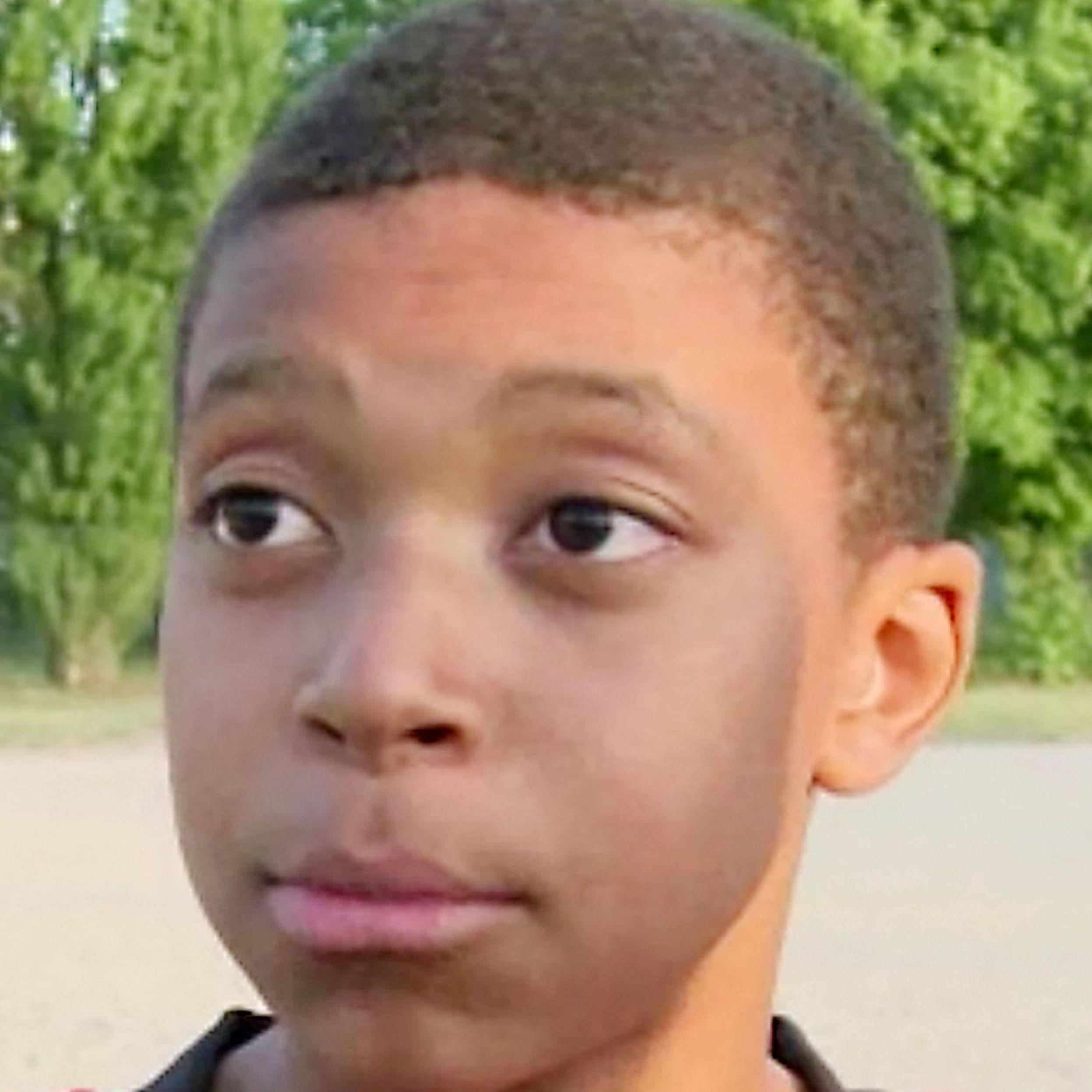 Mbappe_peek