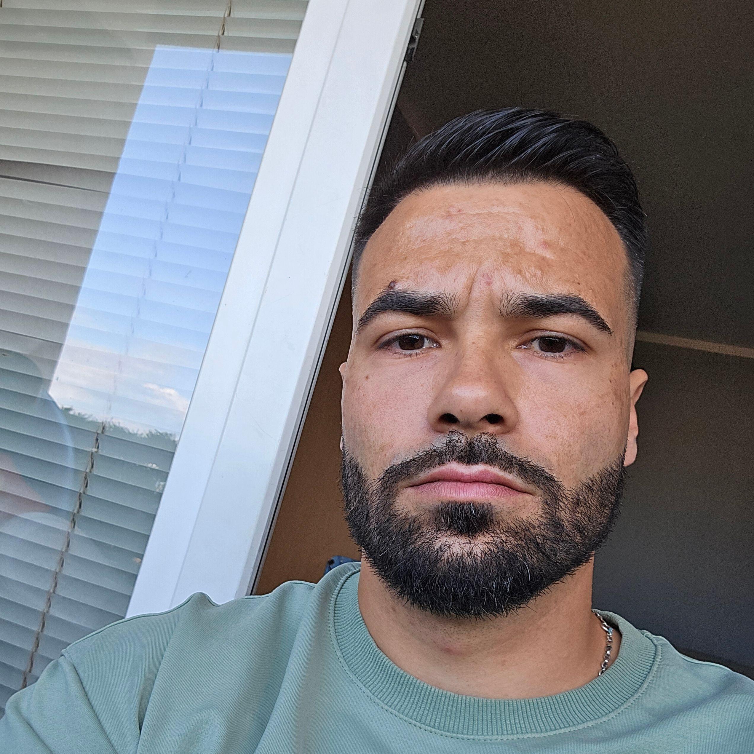 downplease avatar