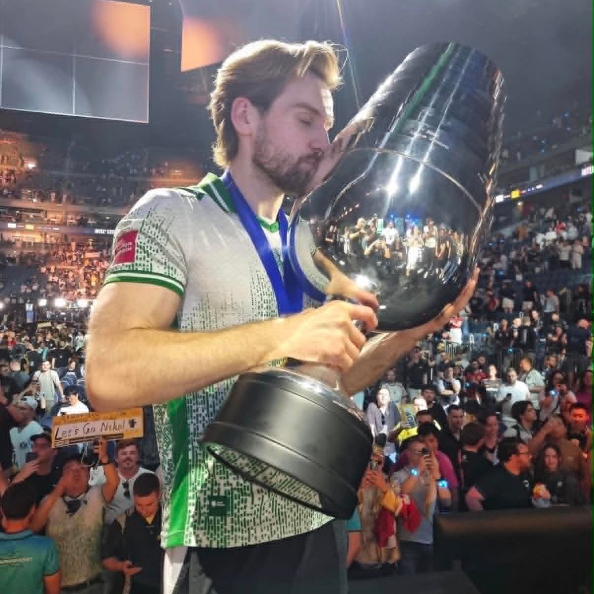 Hruskenzys FACEIT avatar