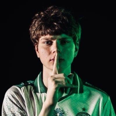 nIYETby avatar