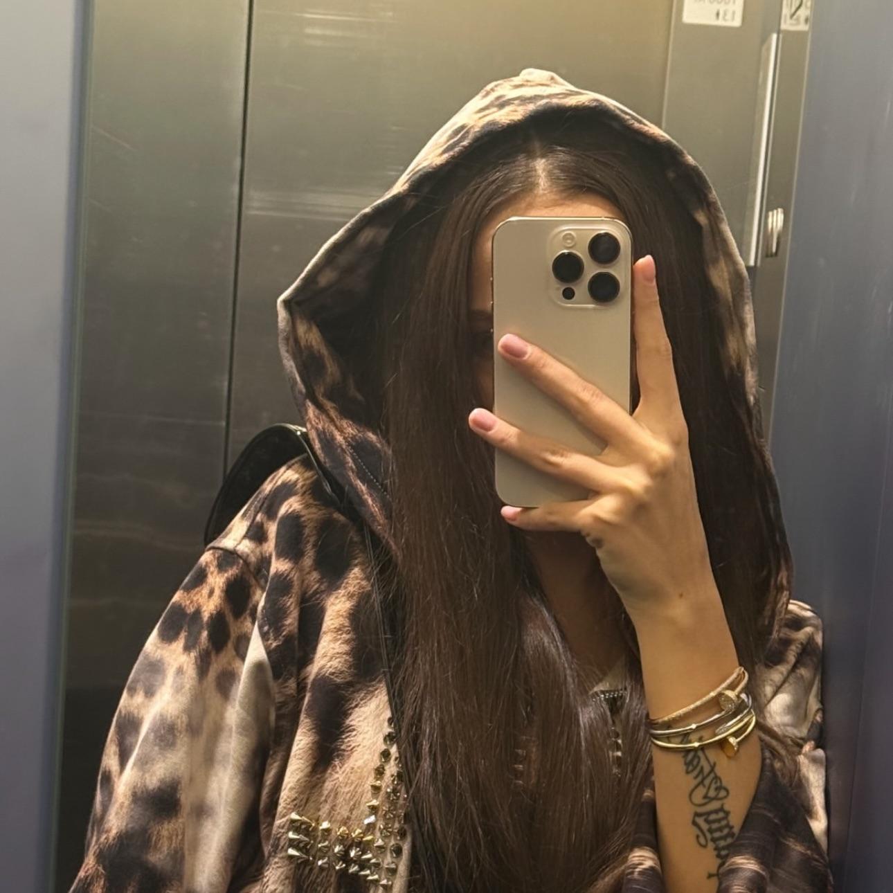 -AKB