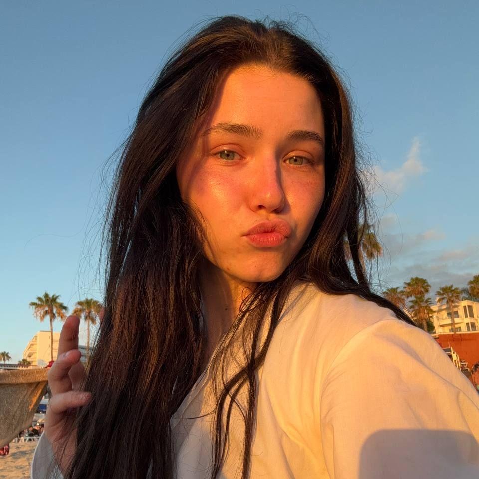 Iris_881 avatar