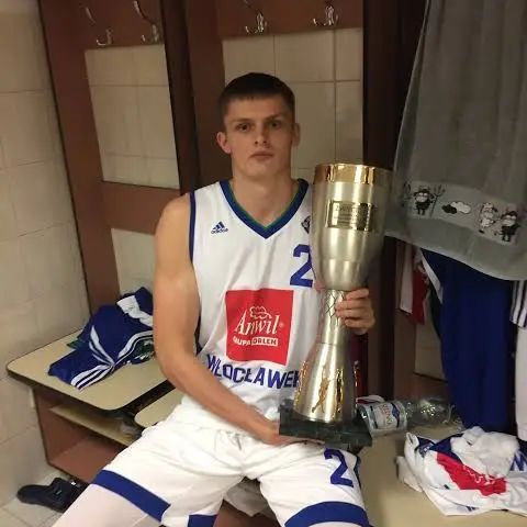 Maciek136